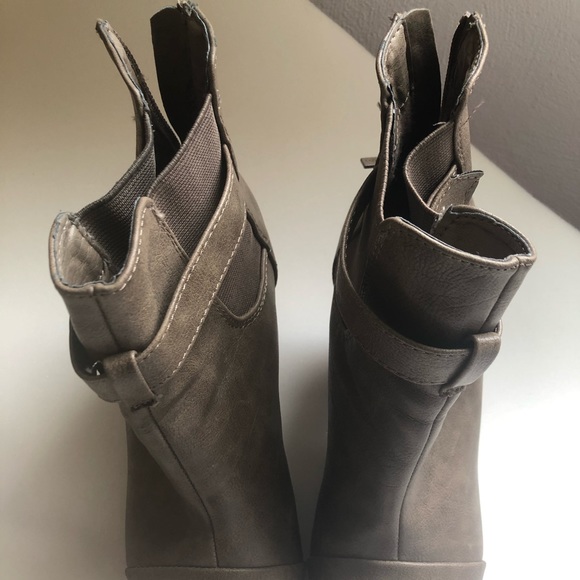 Tan booties - Picture 5 of 5